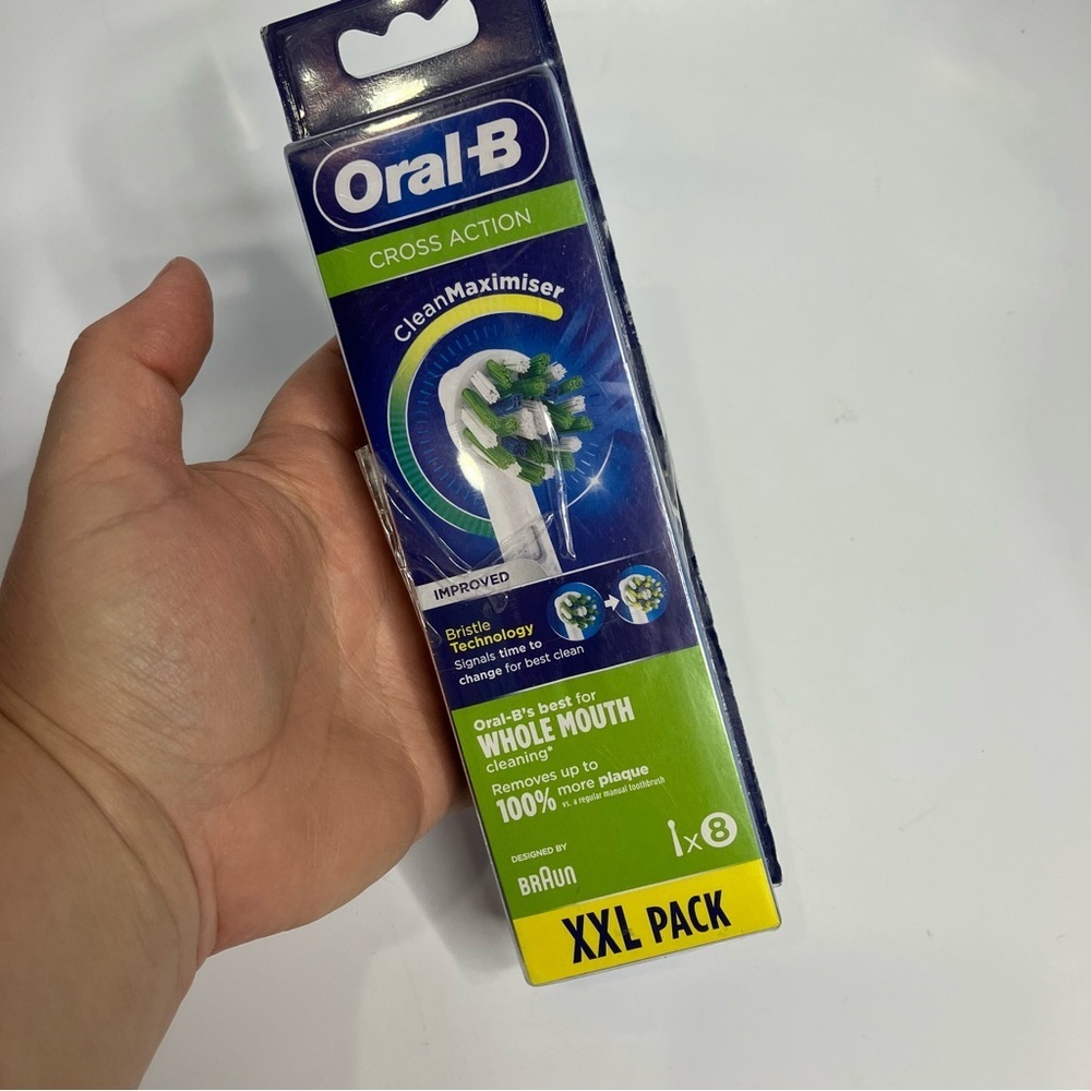 Oral B cross action toothbrush heads‎ XXL package new in package